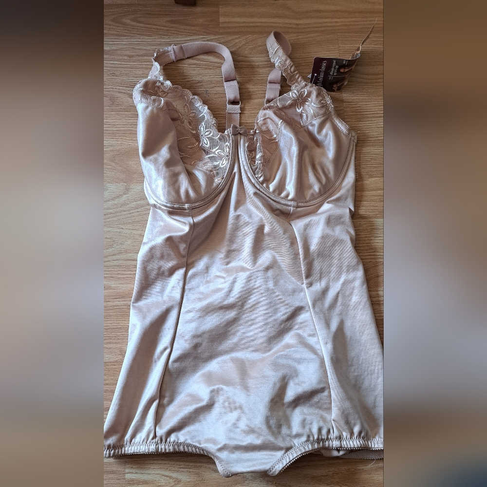 NWT VA BIEN Vintage Inspired Shapewear Size 42C - Picture 2 of 6